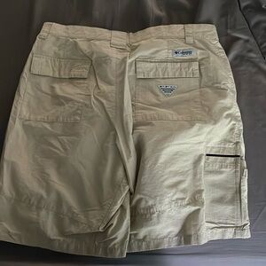 Columbia Omni-Shade Utility short